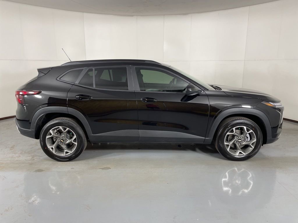 2026 Chevrolet Trax LT photo 9