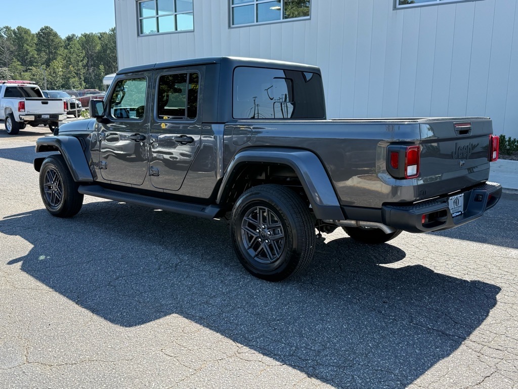 2025 Jeep Gladiator Sport S photo 4