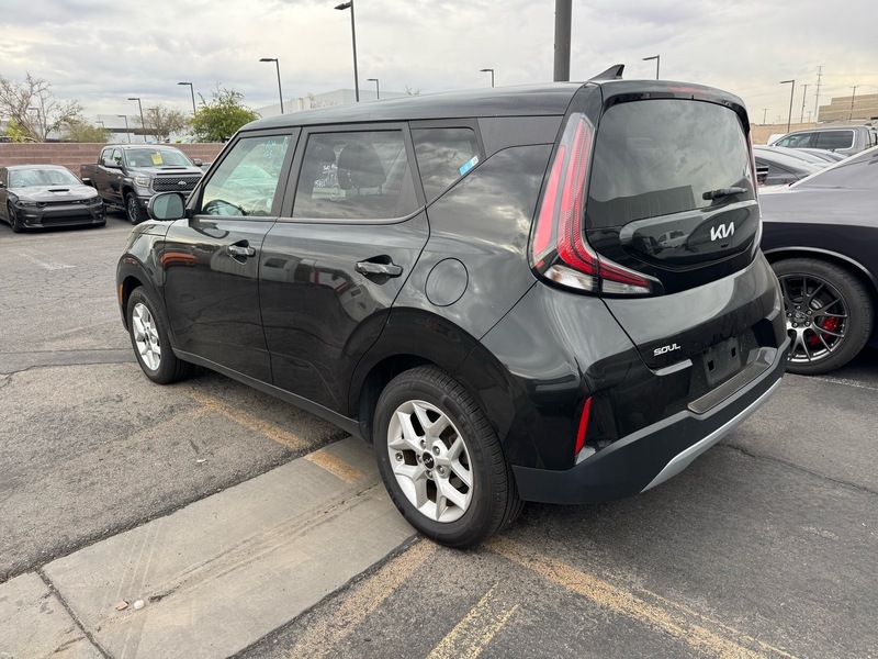 2023 Kia Soul LX photo 3