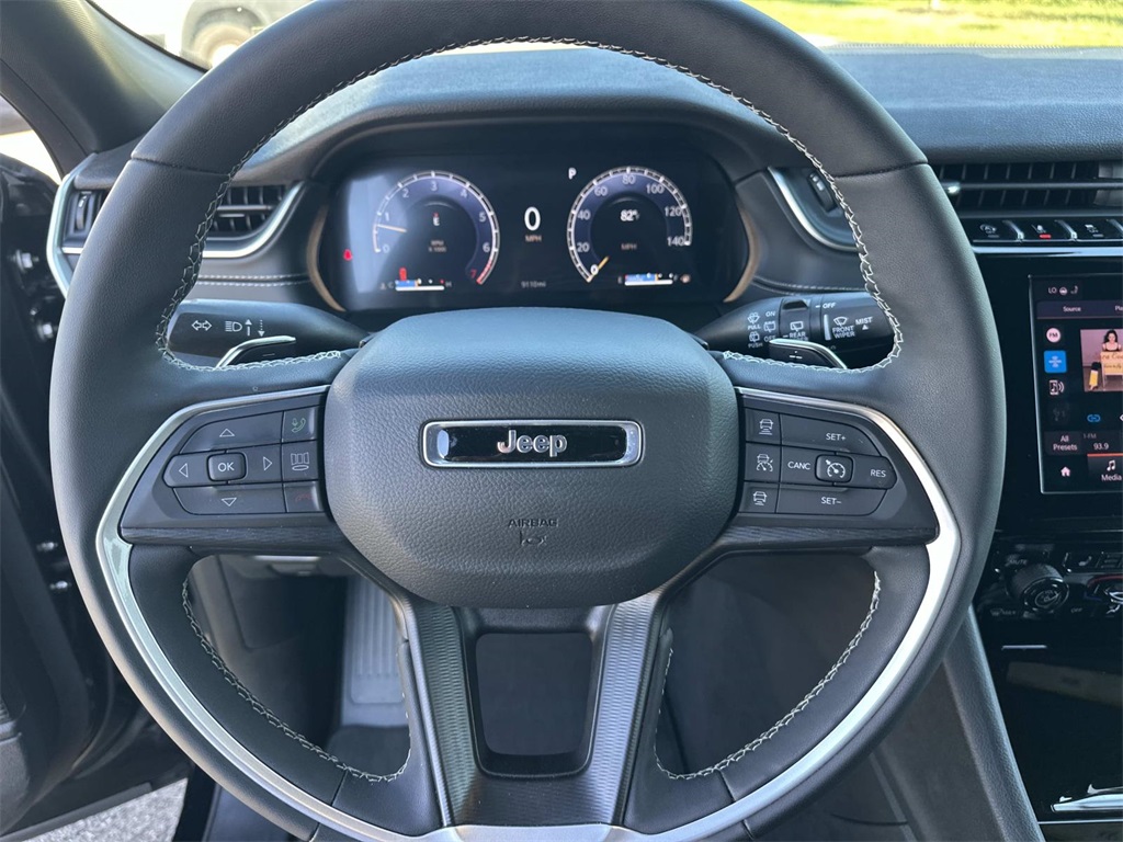 2025 Jeep Grand Cherokee Laredo photo 21