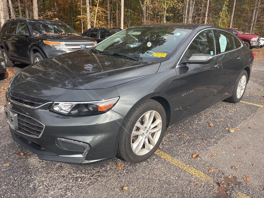 2017 Chevrolet Malibu 1LT photo 3