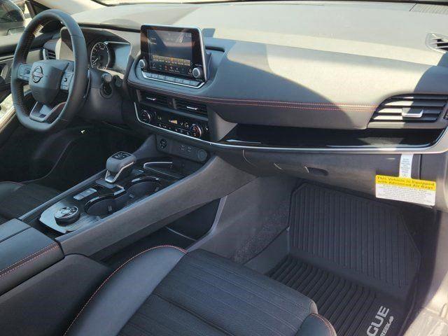 2025 Nissan Rogue SV photo 13