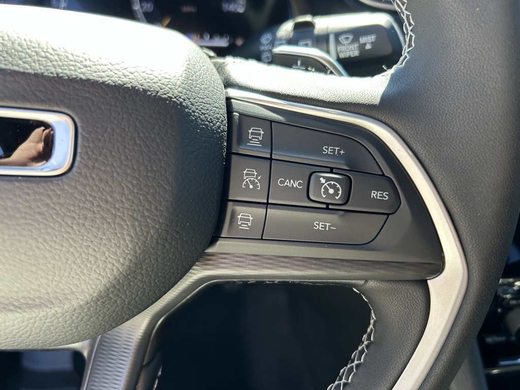 2025 Jeep Grand Cherokee Laredo X photo 15