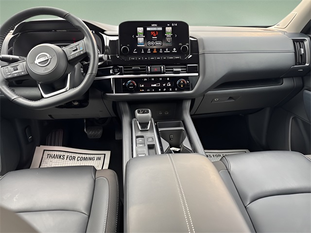 2025 Nissan Pathfinder SL photo 14