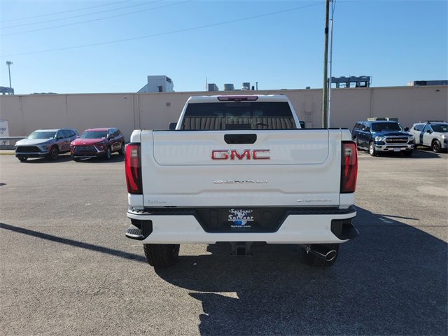2026 Gmc Sierra 3500 HD Denali photo 4