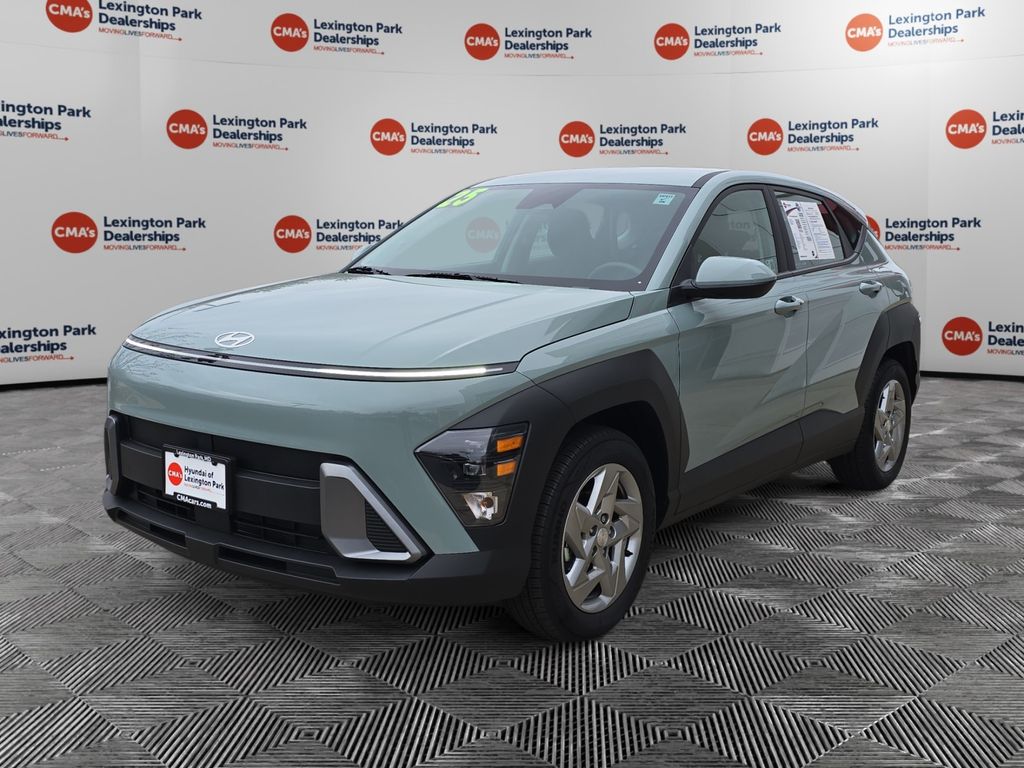 2025 Hyundai Kona SE photo 3