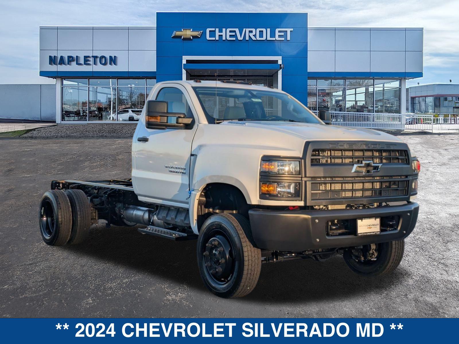 2024 Chevrolet Silverado 5500HD Work Truck photo 3