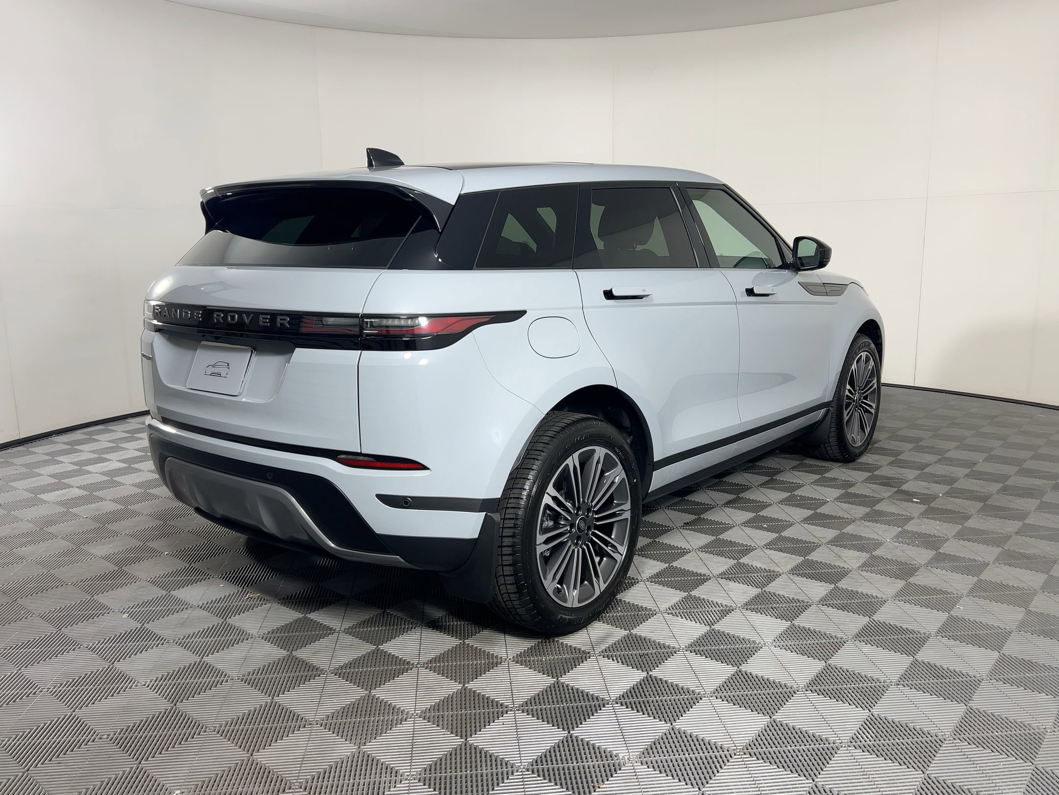 2026 Land Rover Range Rover Evoque S photo 7