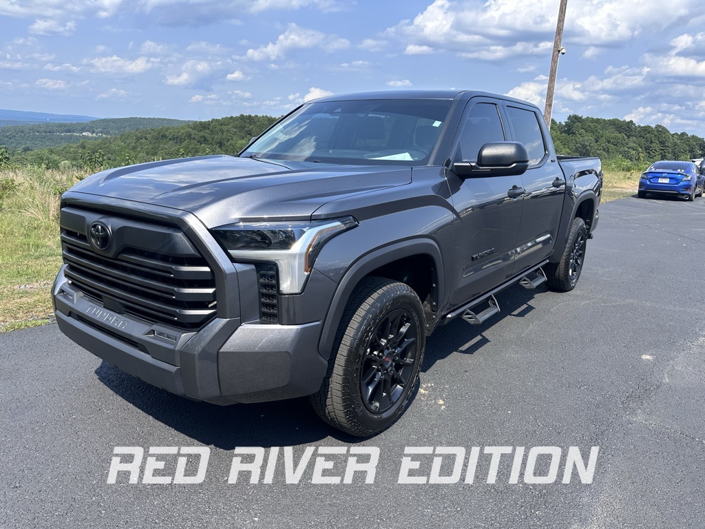 2023 Toyota Tundra SR5's photo