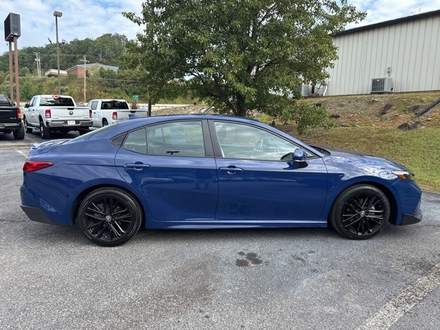 2025 Toyota Camry SE photo 2