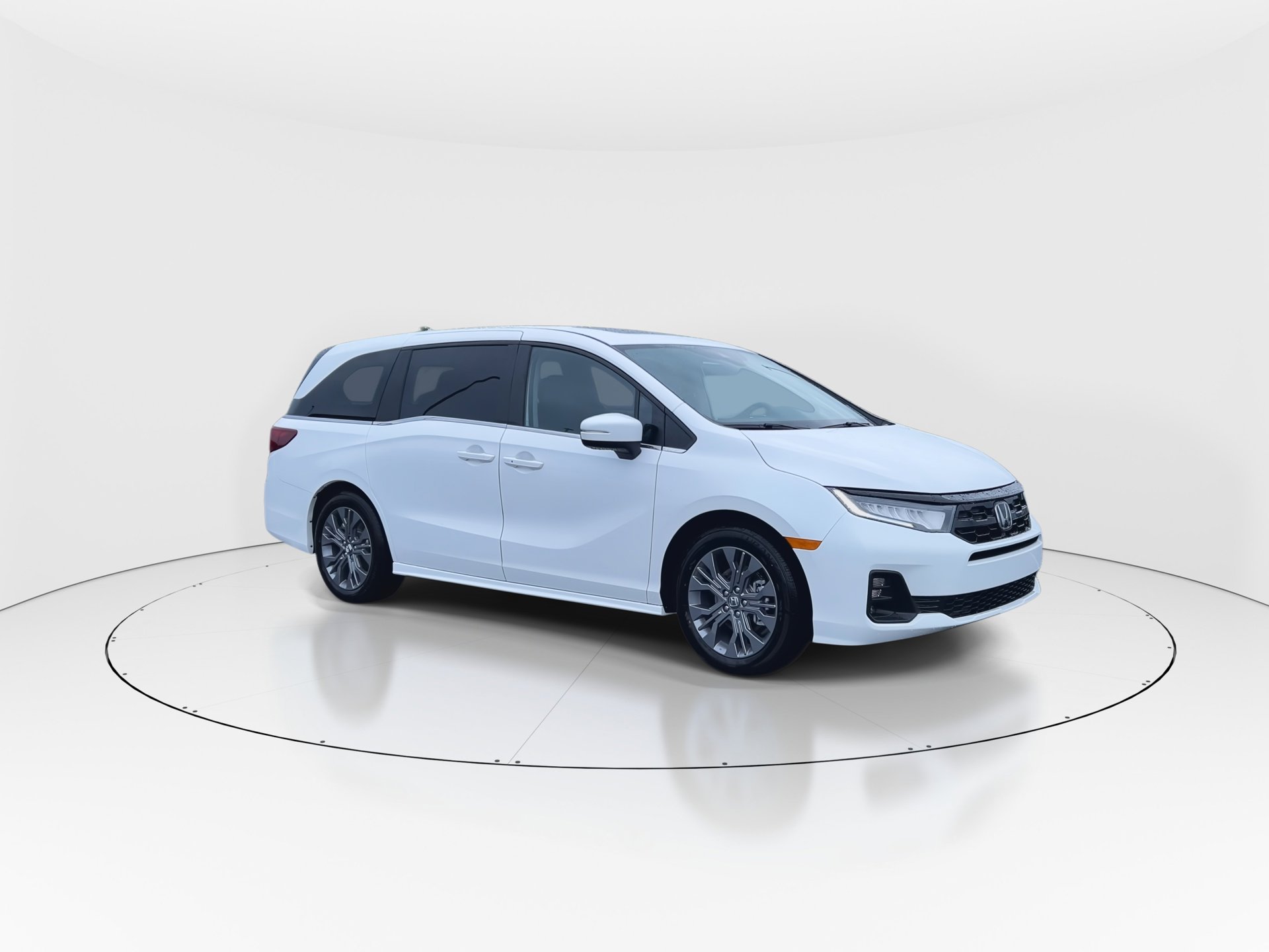 2026 Honda Odyssey Touring photo 2
