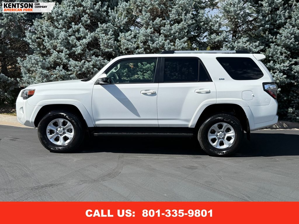 2024 Toyota 4Runner SR5 photo 4