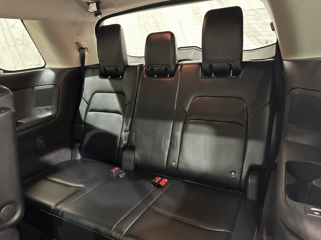 2023 Nissan Pathfinder Platinum photo 31