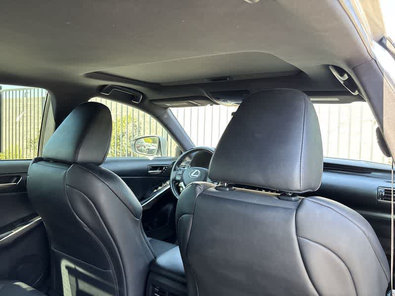 2019 Lexus IS 350 AWD photo 16