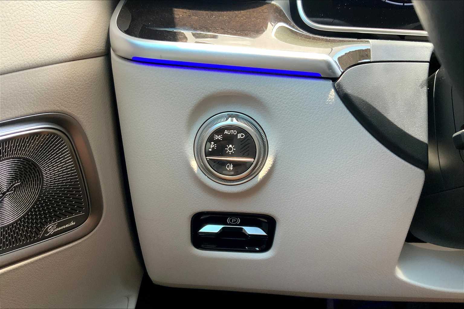 2025 Mercedes Benz C 300 photo 13
