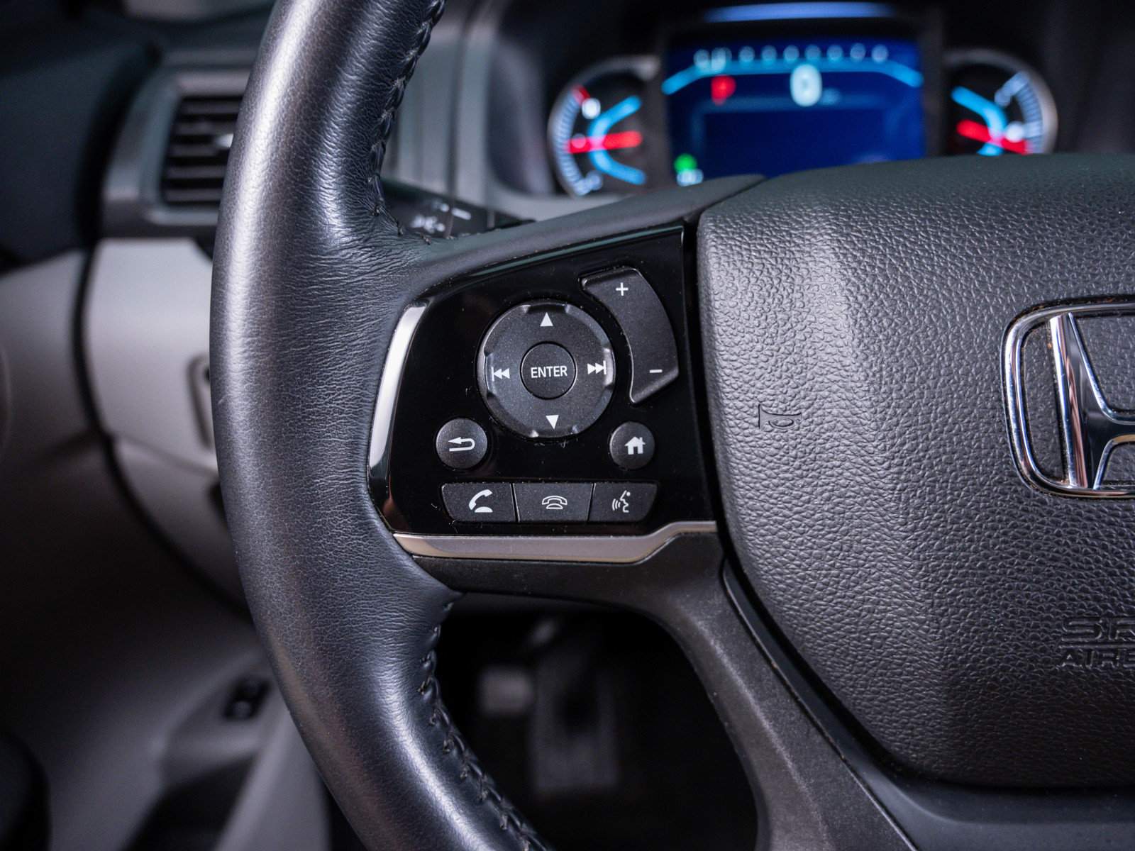 2019 Honda Pilot Touring photo 18