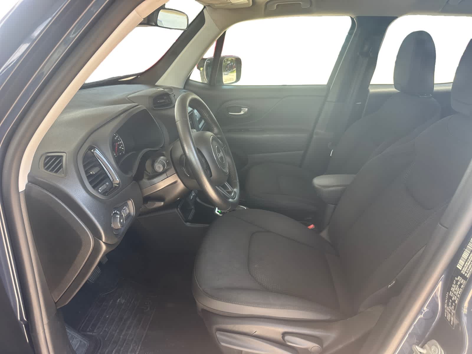 2020 Jeep Renegade Altitude photo 9