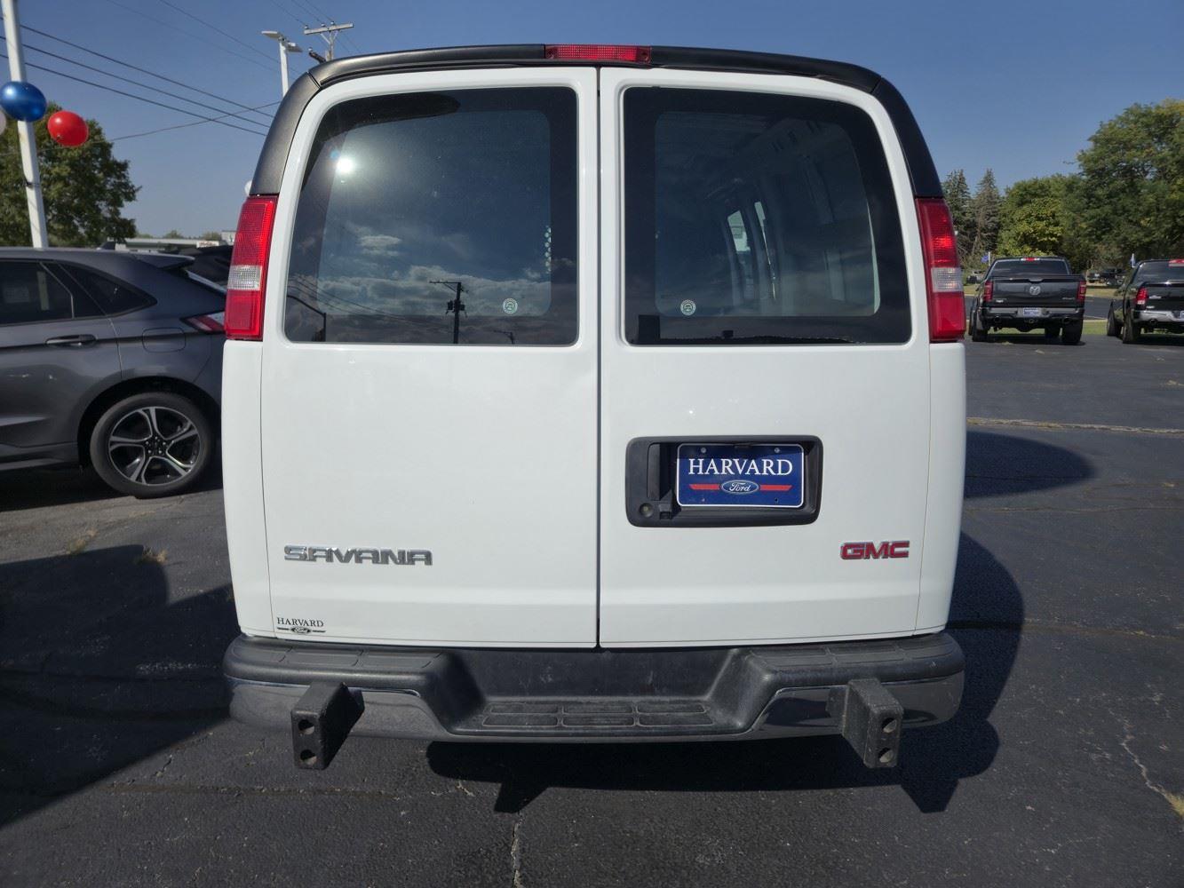 2023 Gmc Savana Cargo 2500 photo 3