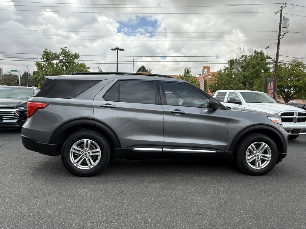 2022 Ford Explorer XLT photo 3