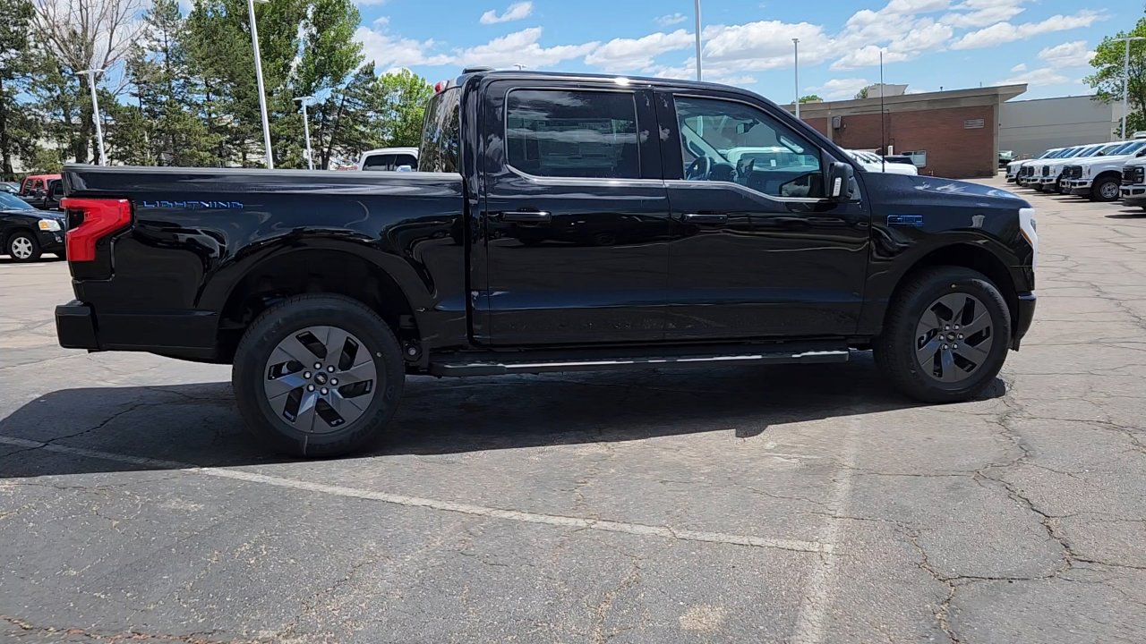 2025 Ford F-150 Lightning photo 11