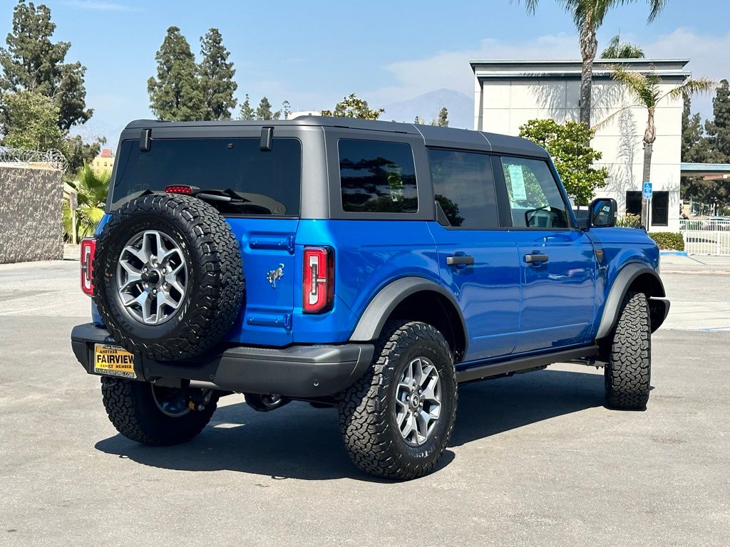 2025 Ford Bronco Badlands photo 3
