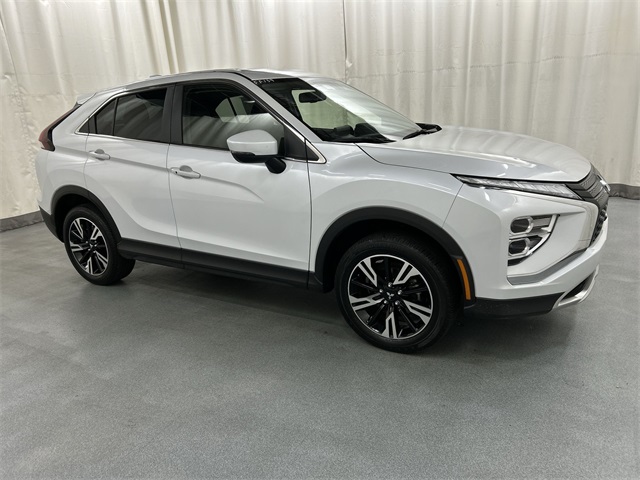 2024 Mitsubishi Eclipse Cross SE's photo