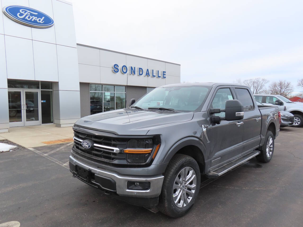 2025 Ford F-150 XLT's photo