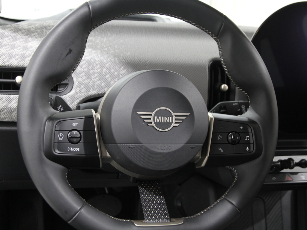 2025 Mini Cooper 2 Door Hardtop Signature photo 7
