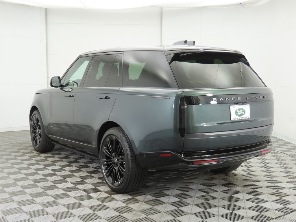 2025 Land Rover Range Rover SE photo 4
