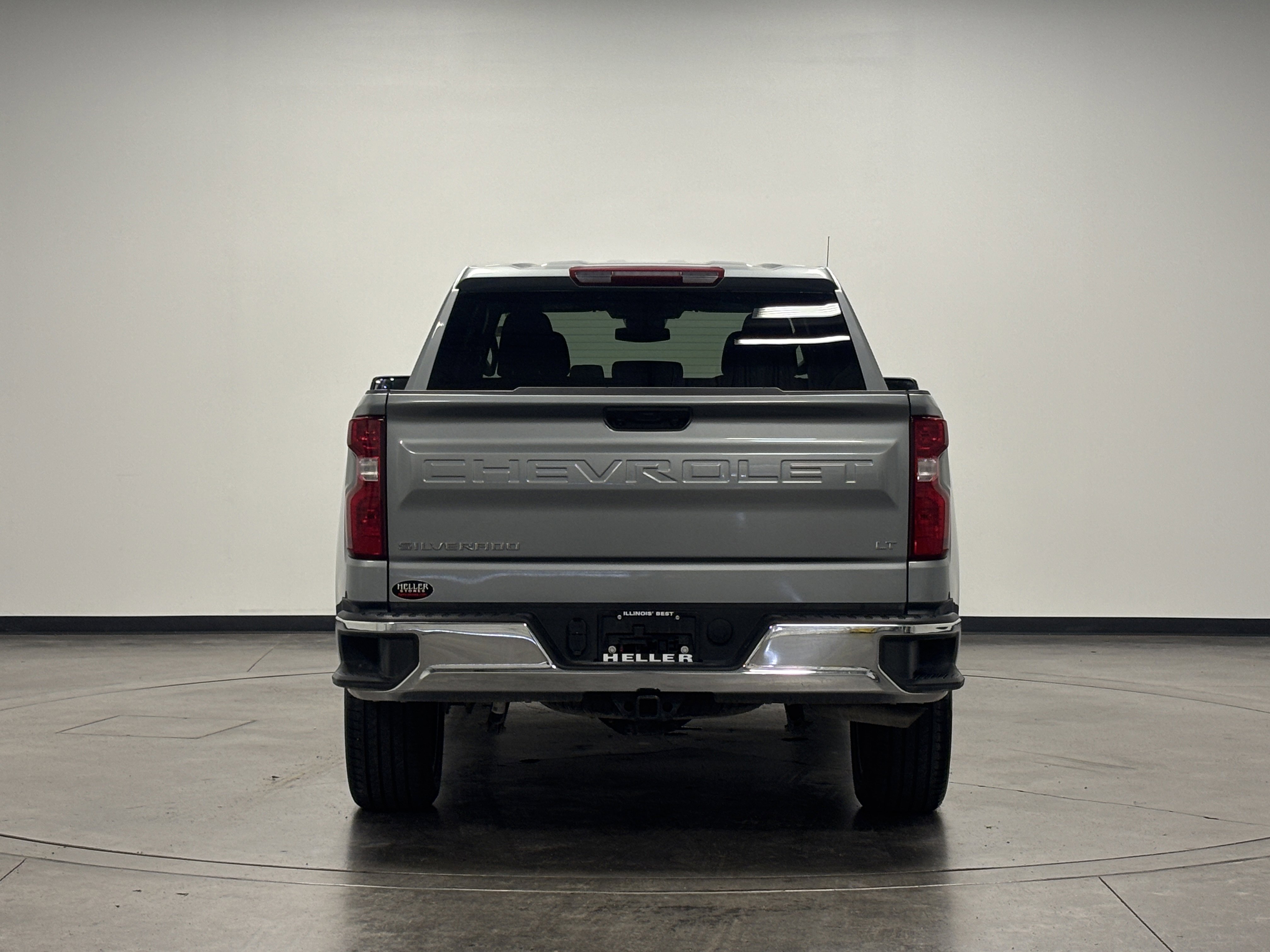 2025 Chevrolet Silverado 1500 LT photo 4