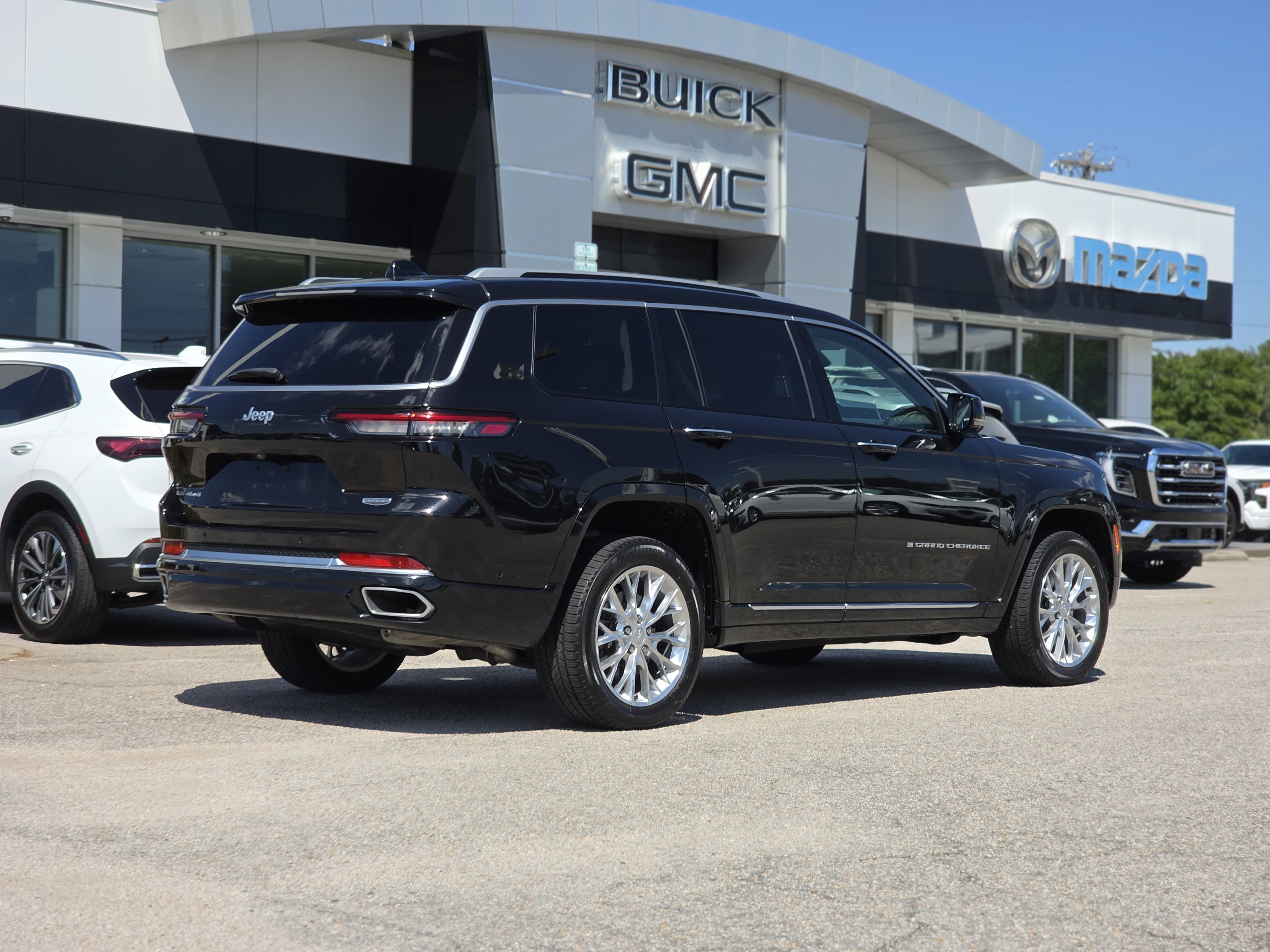 2021 Jeep Grand Cherokee L Summit photo 2