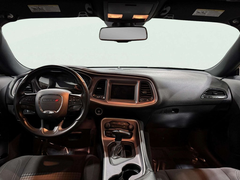 2022 Dodge Challenger SXT photo 10