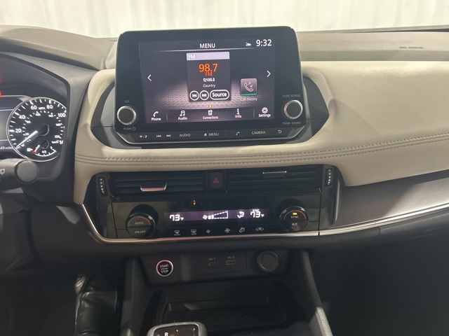 2023 Nissan Rogue SV photo 13
