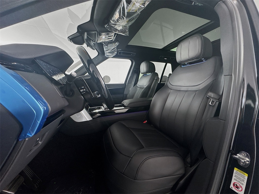2025 Land Rover Range Rover SE photo 20