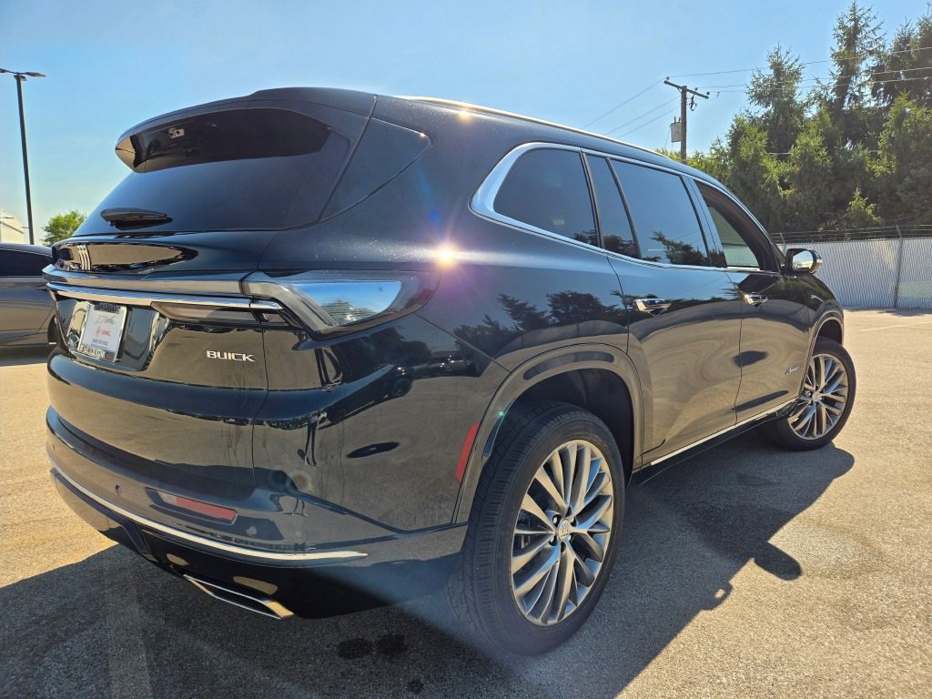 2026 Buick Enclave Avenir photo 11