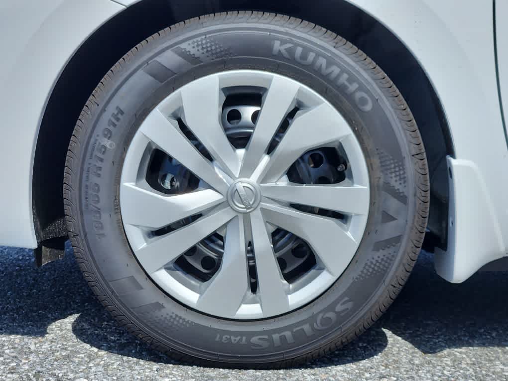2025 Nissan Versa S photo 5