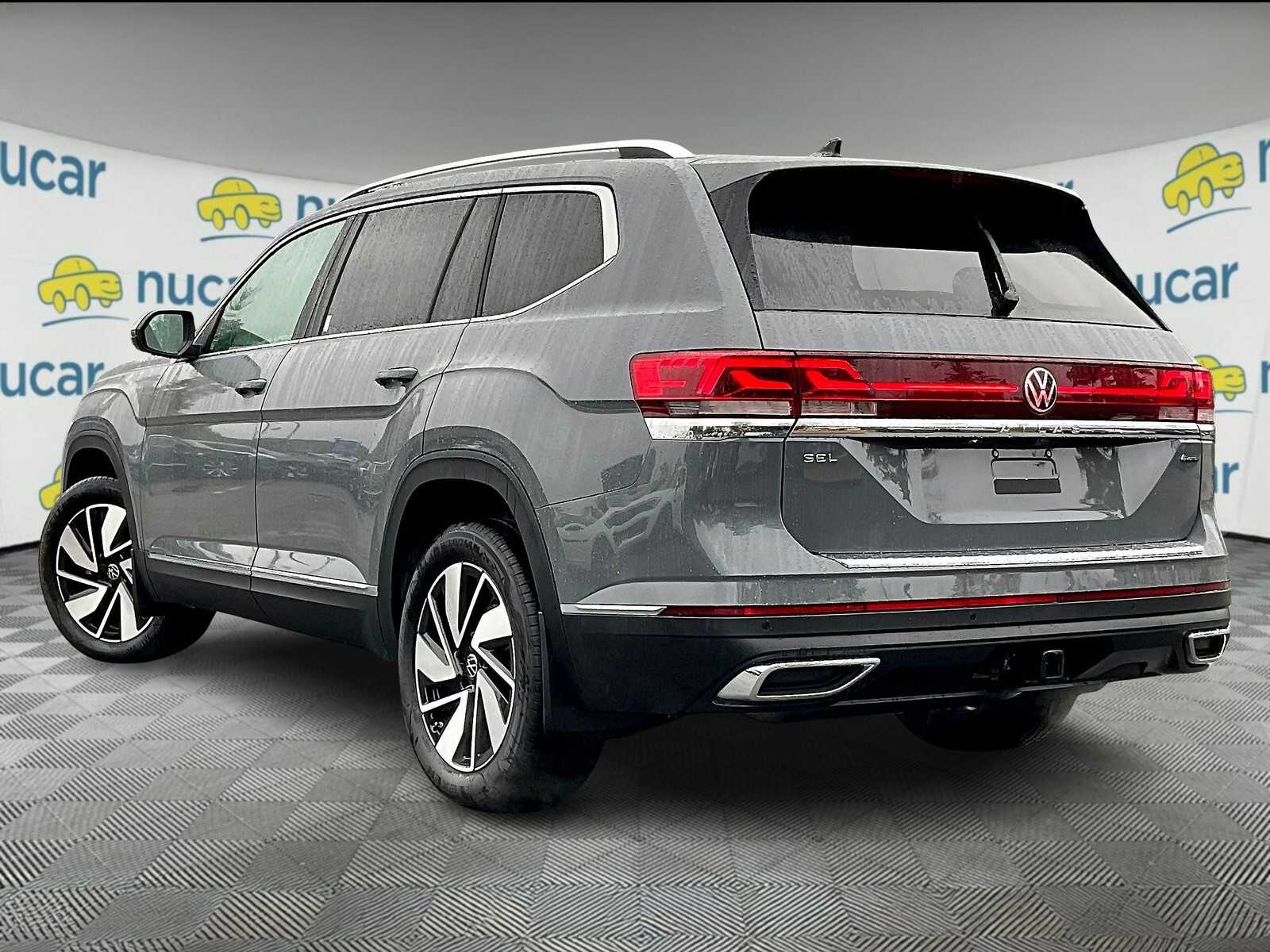 2026 Volkswagen Atlas SEL photo 4