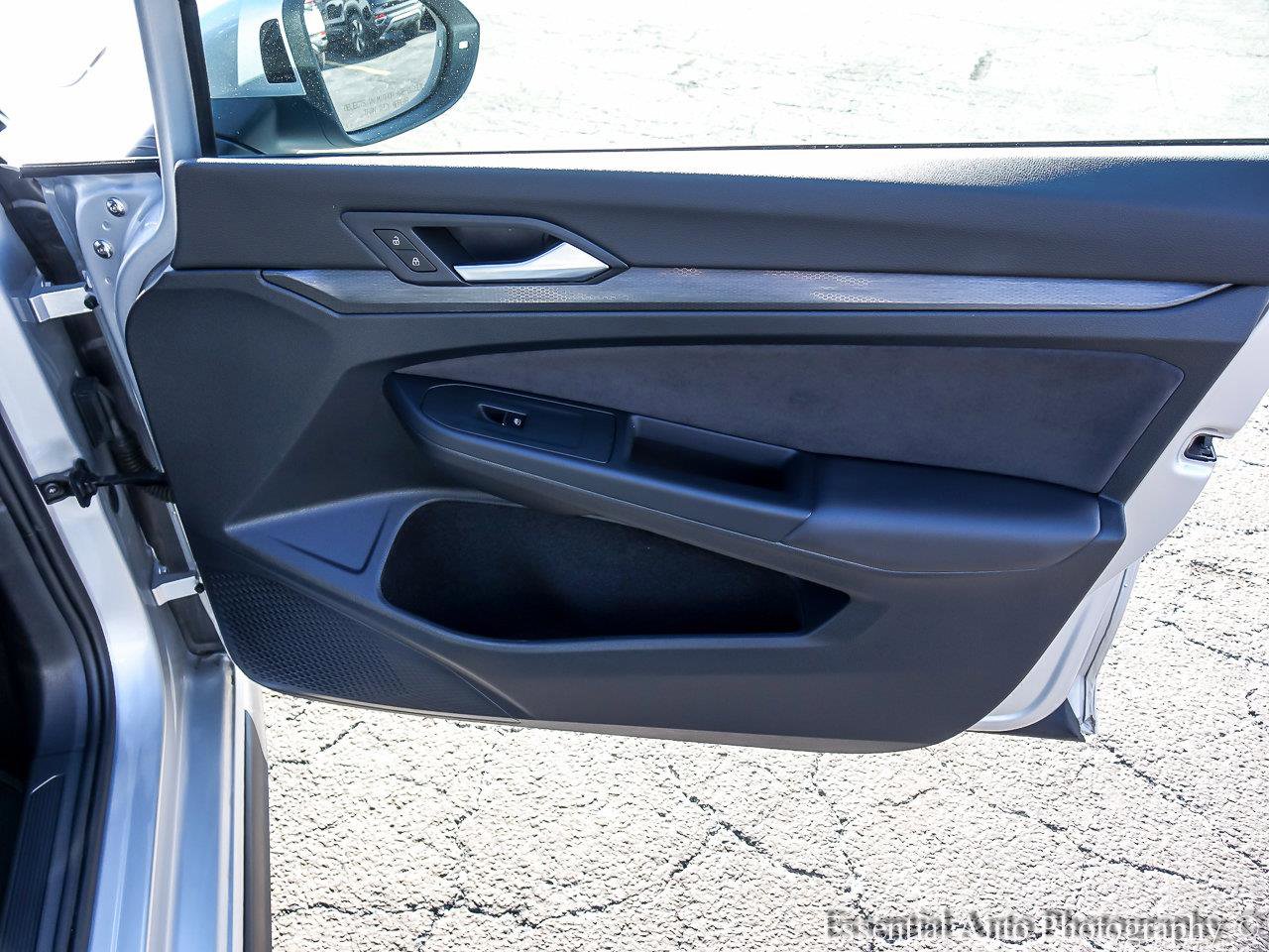 2023 VOLKSWAGEN GOLF GTI - Image 19