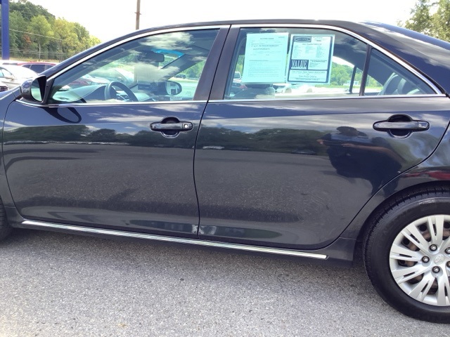 2012 Toyota Camry LE photo 10