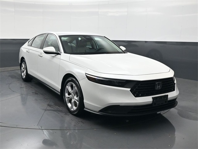 2023 Honda Accord LX photo 2