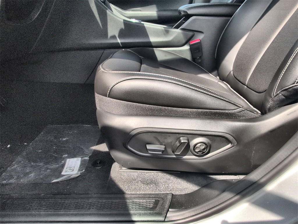 2025 Jeep Grand Cherokee Laredo Altitude photo 12