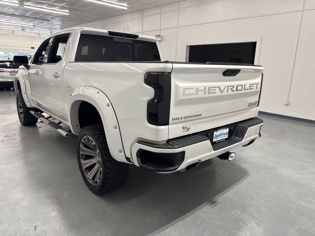 2019 Chevrolet Silverado 1500 High Country photo 4