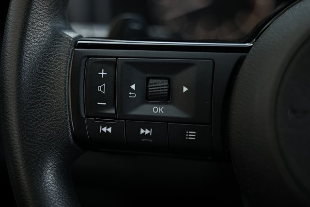 2023 Nissan Rogue SV photo 28