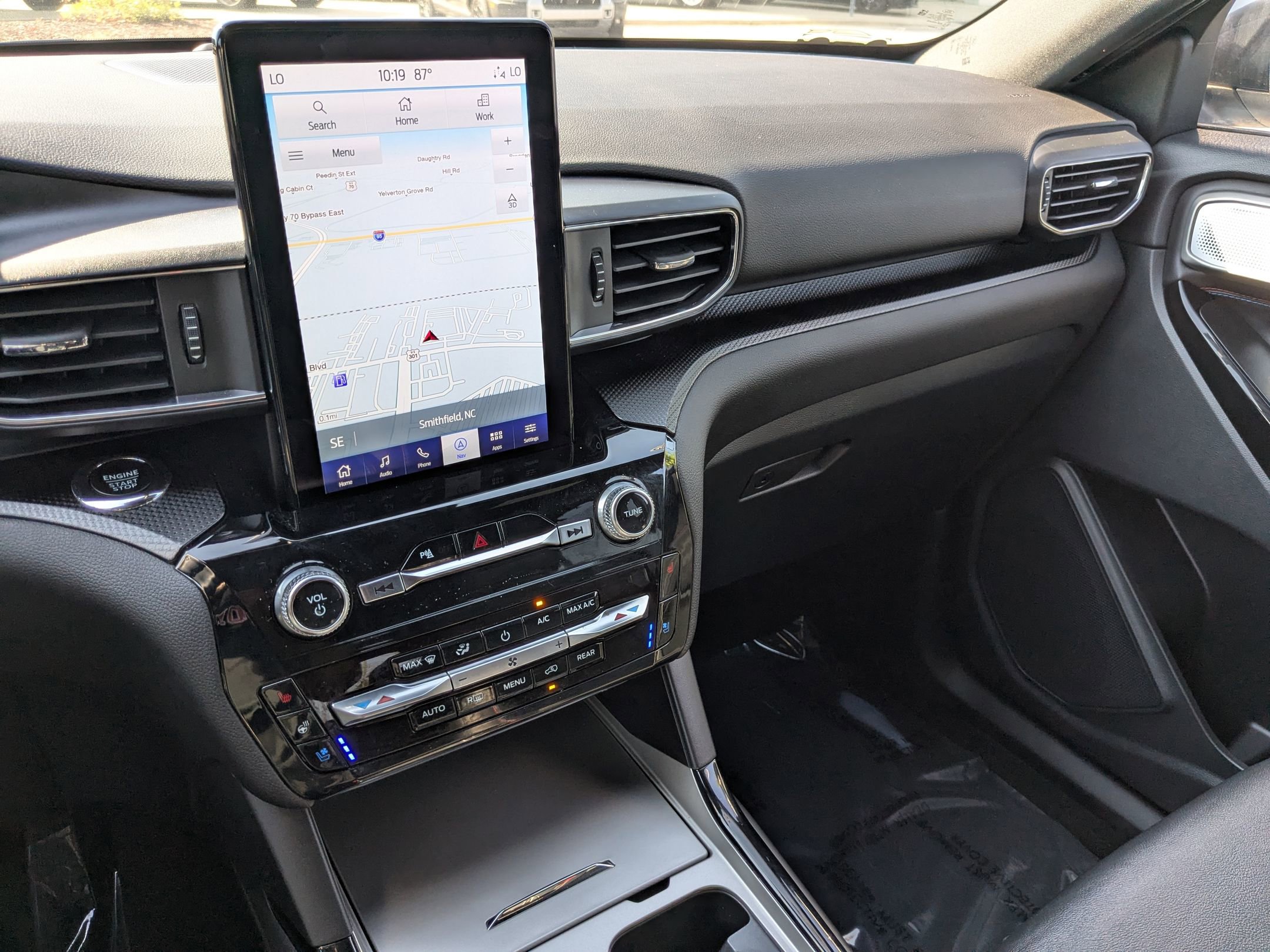2024 Ford Explorer ST photo 22