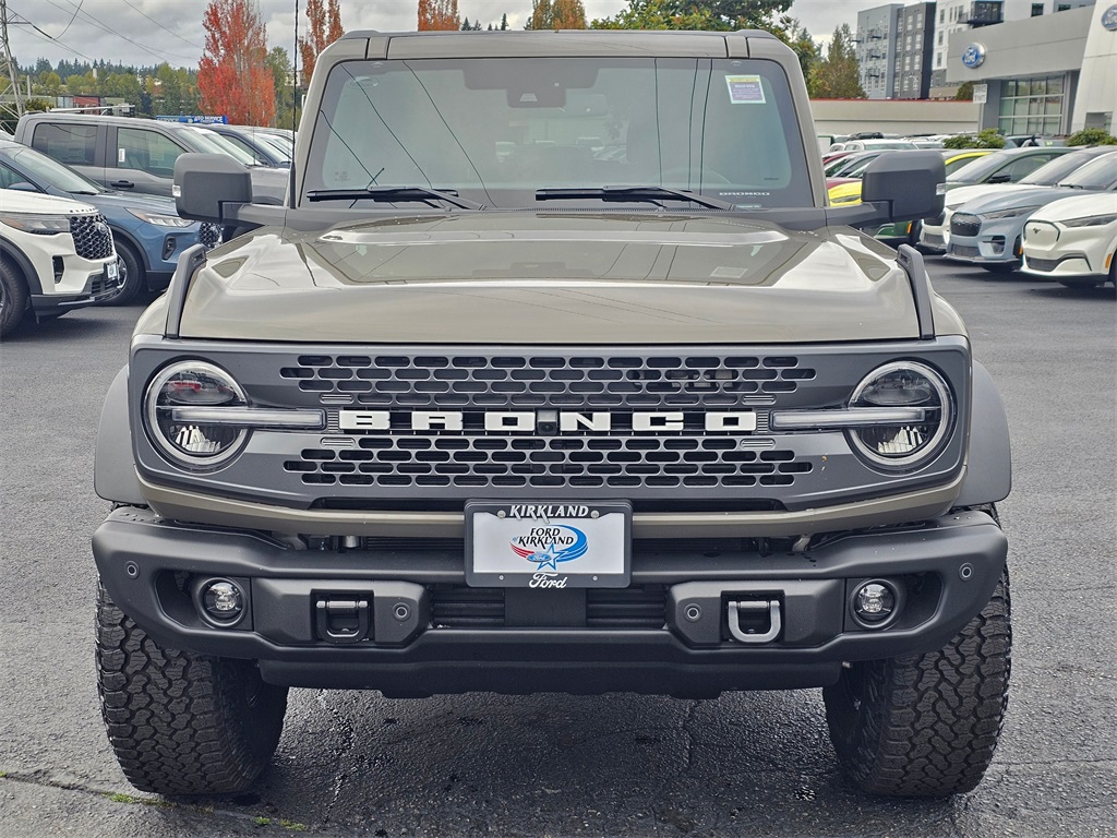 2025 Ford Bronco Badlands photo 2