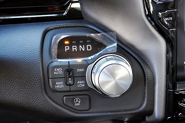 New 2026 Granite Crystal Metallic Clear-Coat Exterior Paint RAM Laramie image 41