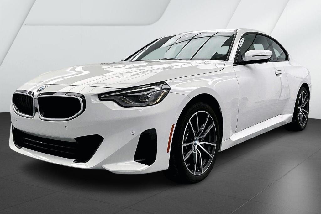 2025 BMW 2 Series 230i's photo