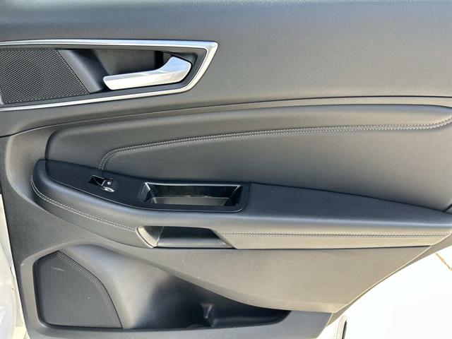 2017 Ford Edge Titanium photo 20