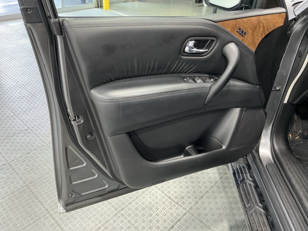 2023 Nissan Armada SL photo 3
