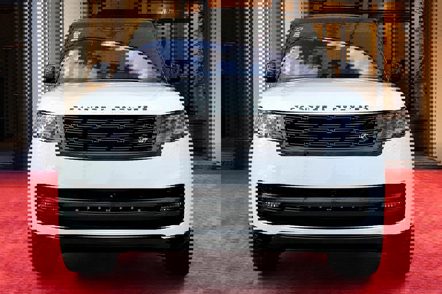 2023 Land Rover Range Rover SE photo 3